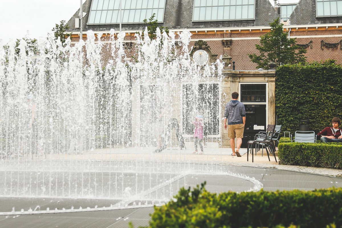 Amsterdam Rijksmuseum fountain